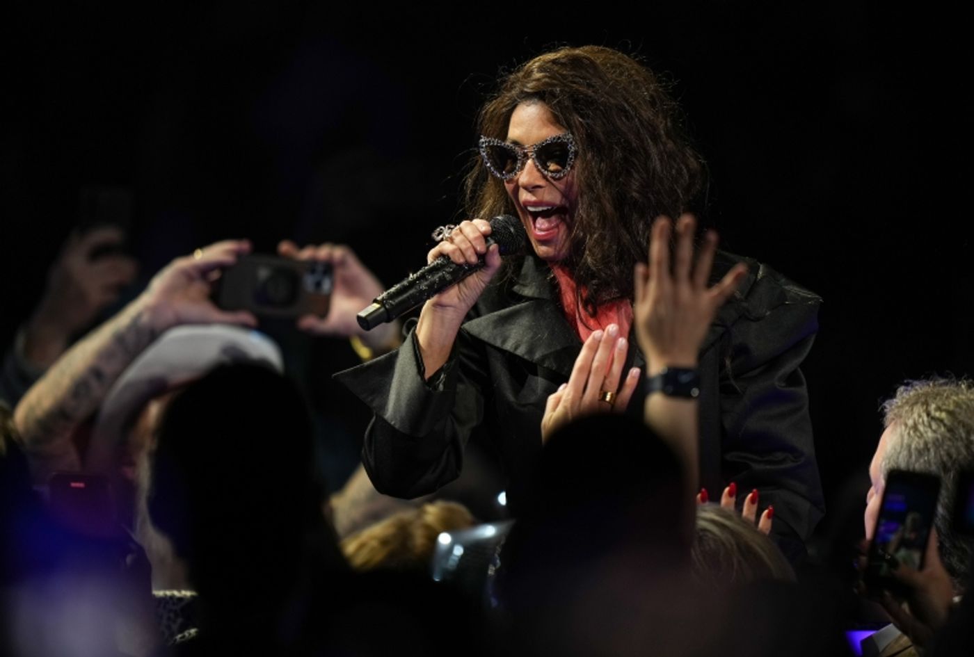 Review: Shania Twain Ends QUEEN OF ME Tour in Vancouver! Review: Shania Twain Ends QUEEN OF ME Tour in Vancouver! Image