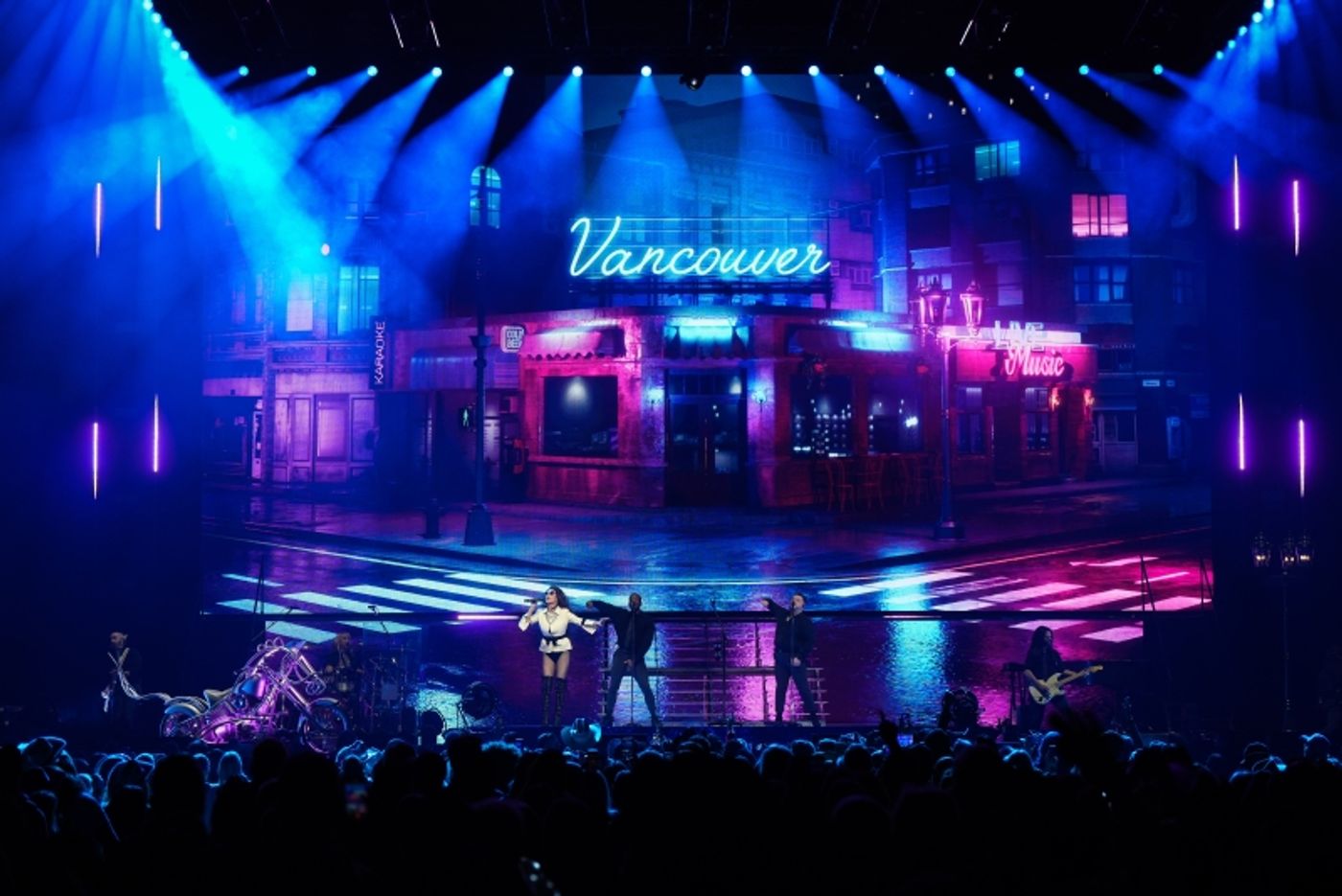 Review: Shania Twain Ends QUEEN OF ME Tour in Vancouver! Review: Shania Twain Ends QUEEN OF ME Tour in Vancouver! Image