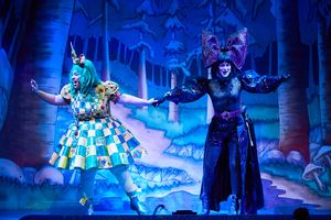 Jade Johnson, Jenny Perry Photo