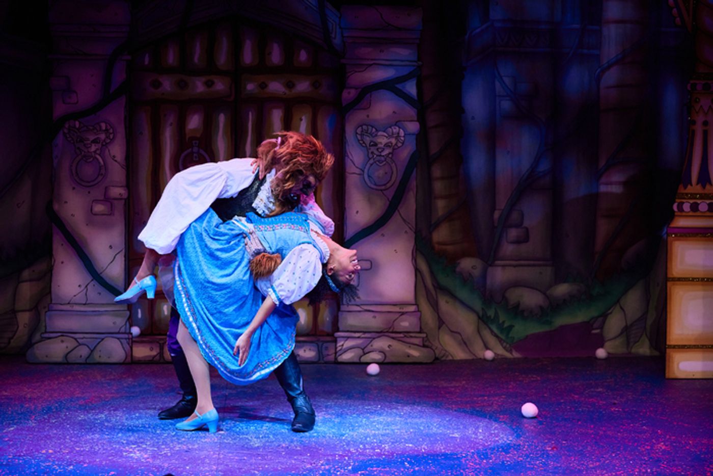 Photos: First Look at BEAUTY AND THE BEAST Panto at Corn Exchange Newbury  Image