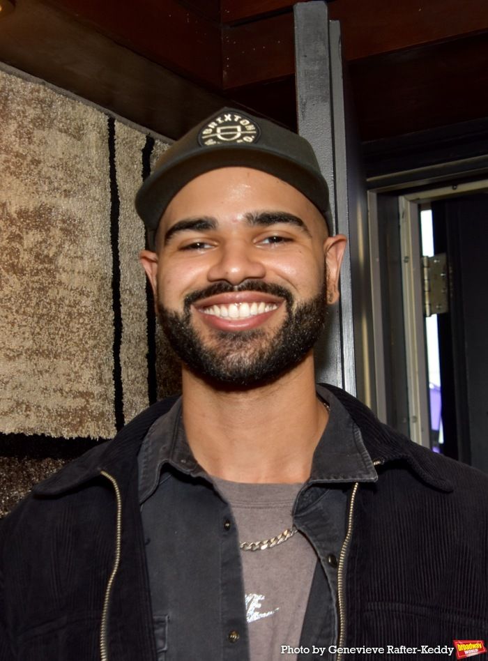 Exclusive: & JULIET Sings Carols For A Cure  Image