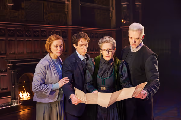 Angela Reed as Ginny Potter, Steve Haggard as Harry Potter, Karen Janes Woditsch as P Photo