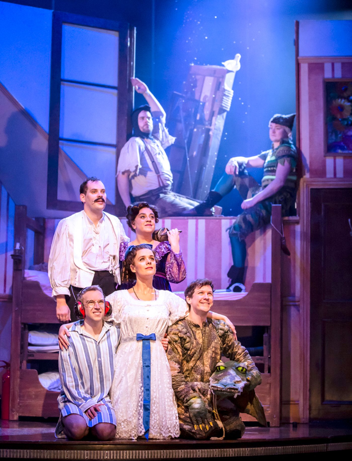 Photos: First Look at Mischief's PETER PAN GOES WRONG at the Lyric Theatre  Image
