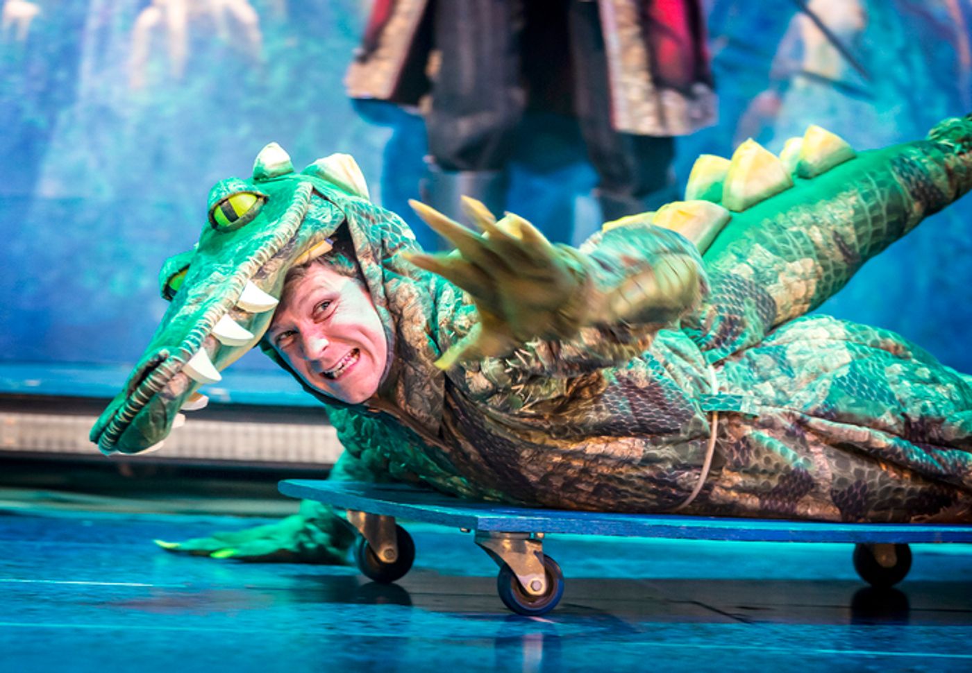 Photos: First Look at Mischief's PETER PAN GOES WRONG at the Lyric Theatre  Image