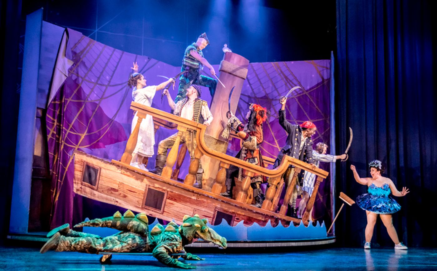 Photos: First Look at Mischief's PETER PAN GOES WRONG at the Lyric Theatre  Image
