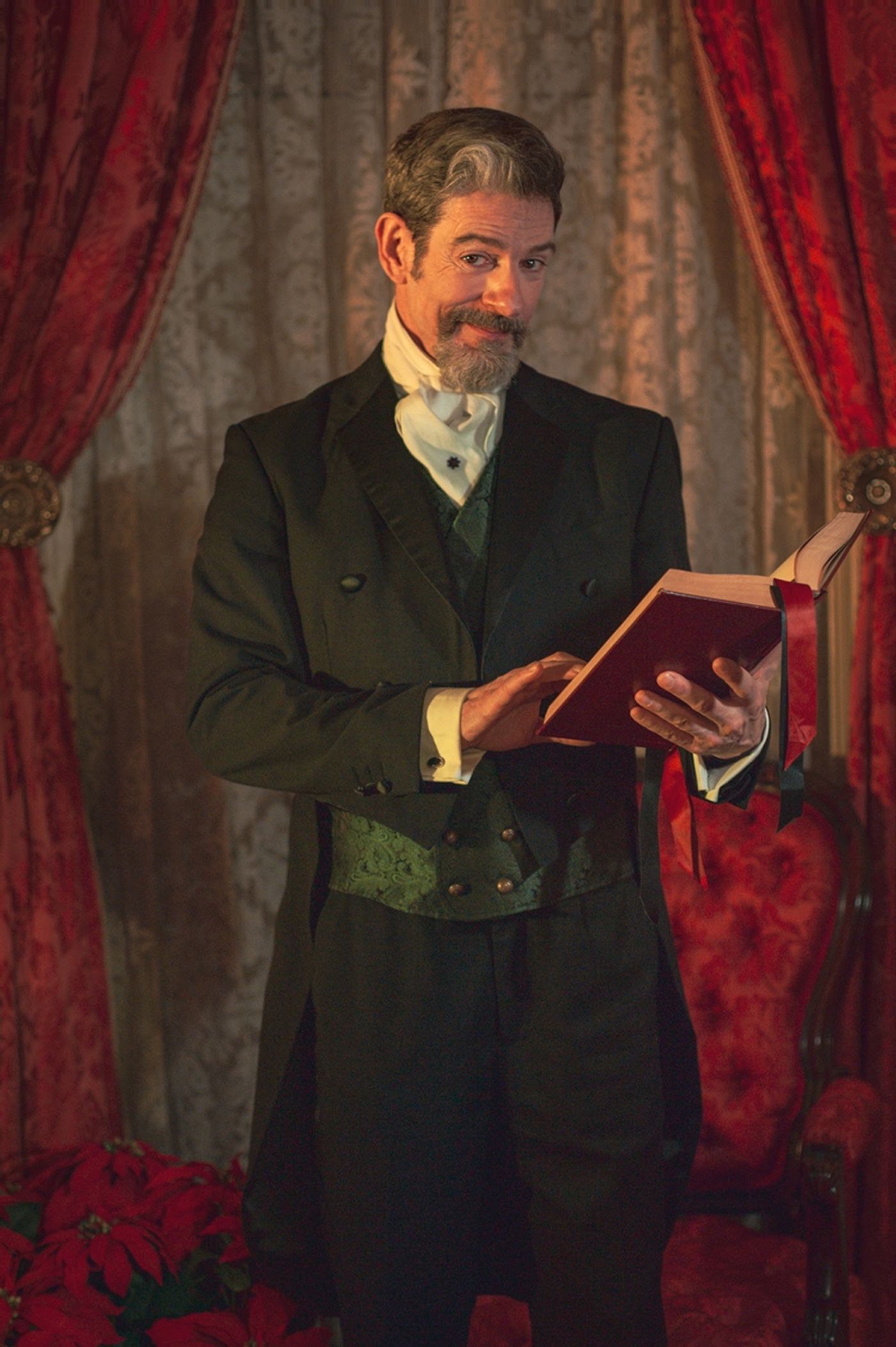 CHRISTMAS SPECTACULAR Starring the Rockettes & More Lead Top Off-Broadway Shows for December  Image