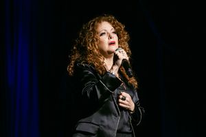 Kelli Rabke  Photo