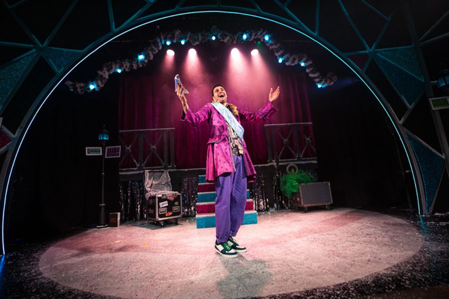 Photos: First Look at POTTED PANTO at Reading Rep Theatre  Image