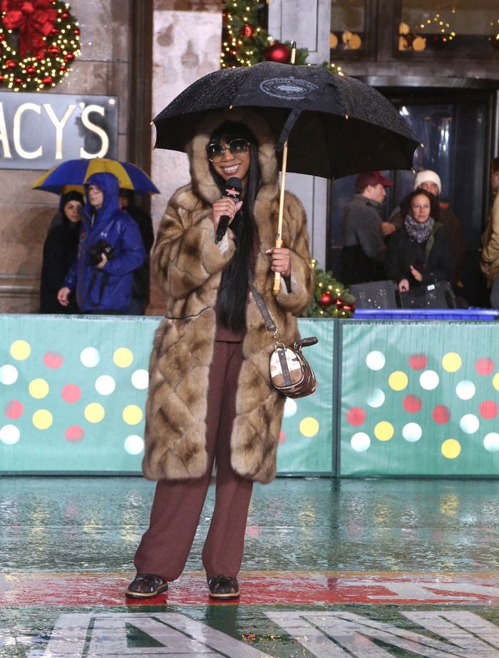 Photos: Ashley Park, Brandy & Alex Newell Rehearse for the Macy's Thanksgiving Day Parade — photo 3 of 6