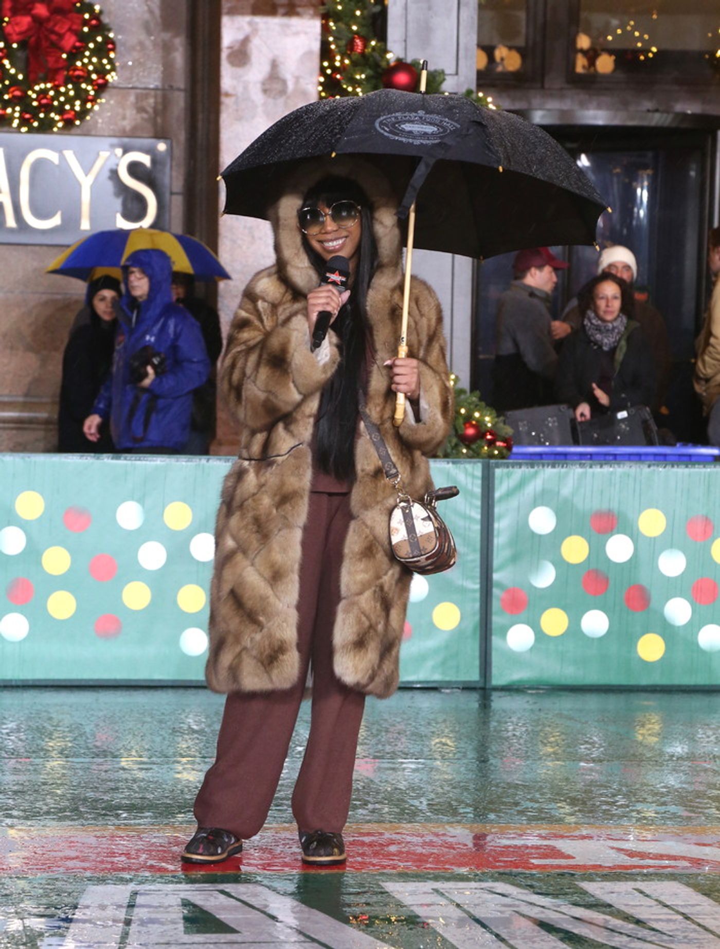 Photos: Ashley Park, Brandy & Alex Newell Rehearse for the Macy's Thanksgiving Day Parade  Image