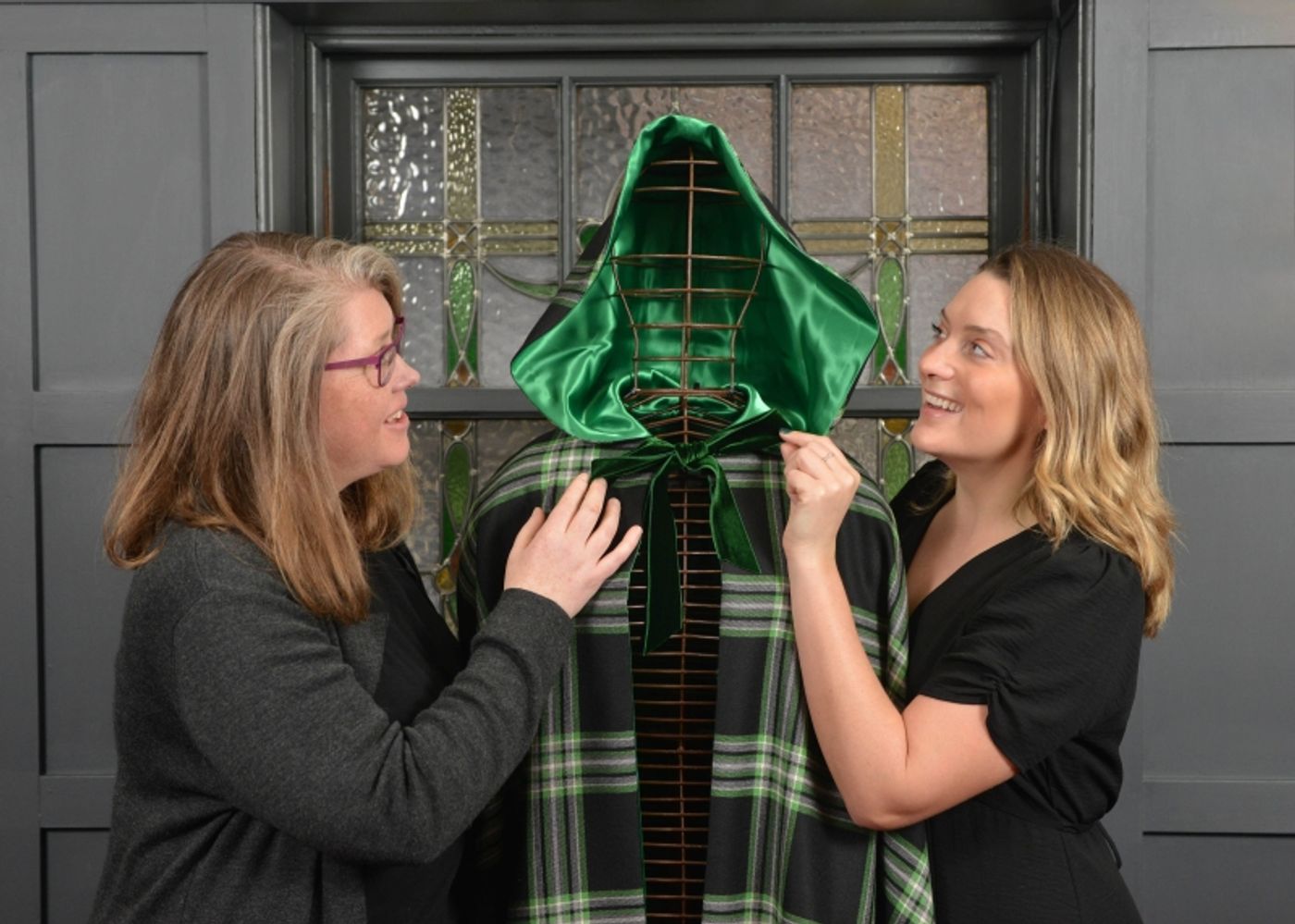 Local Kiltmakers Present 'Wicked' With Bespoke Tartan Cape For ST Andrews Day  Image