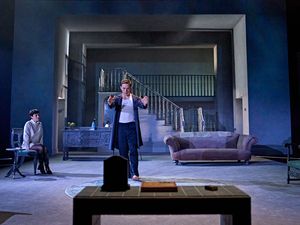 Lisa Diveney & Joe Cole @ BroadwayWorld Lisa Diveney & Joe Cole Photo