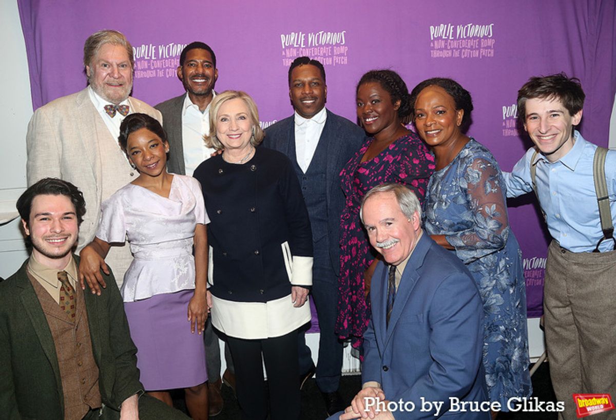  Hillary Clinton and the cast at 