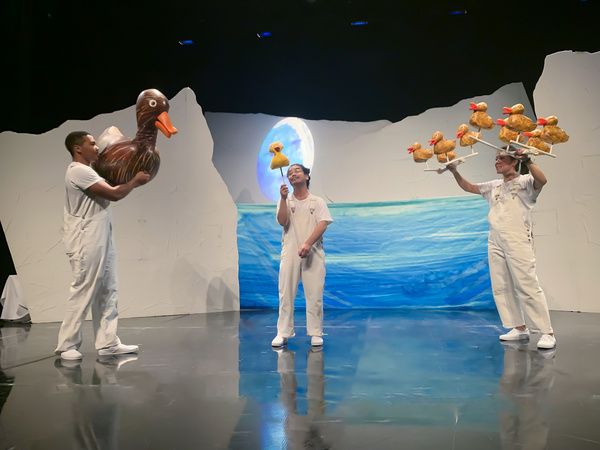 Photos: Get a First Look at THE VERY HUNGRY CATERPILLAR HOLIDAY SHOW at the El Portal Theatre  Image