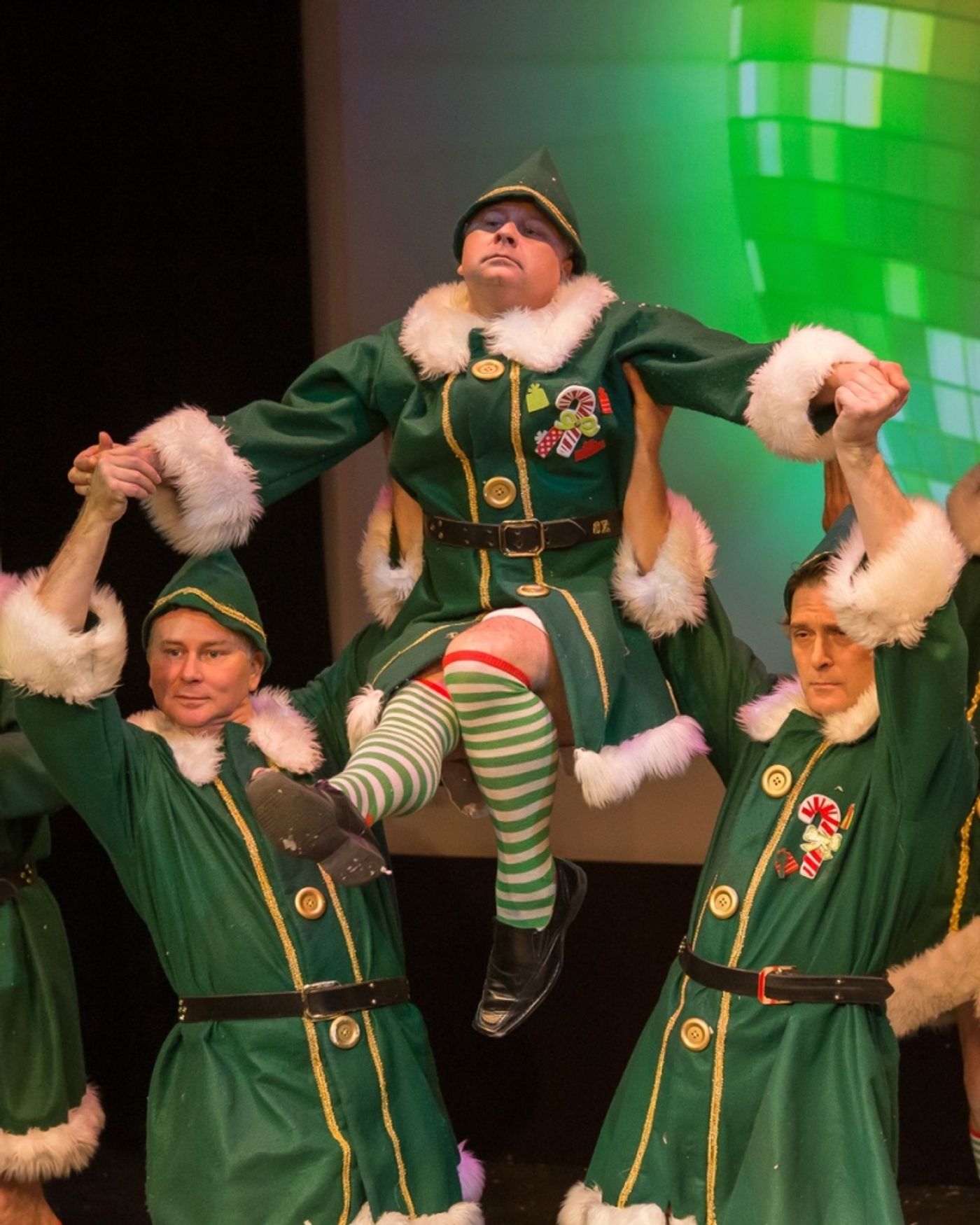 Review: SANTASIA – A HOLIDAY COMEDY at Whitefire Theatre  Image