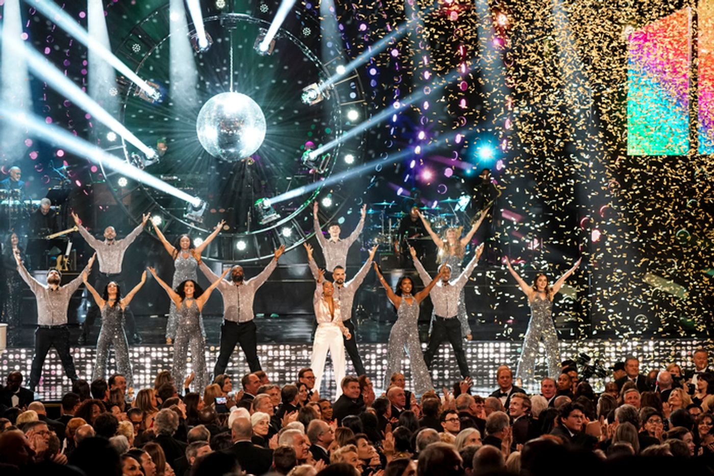 Photos: Inside the Kennedy Center Honors, Honoring Billy Crystal, Renée Fleming, Barry Gibb, Queen Latifah, and Dionne Warwick  Image