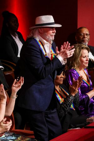 Barry Gibb and Renee Fleming  Photo