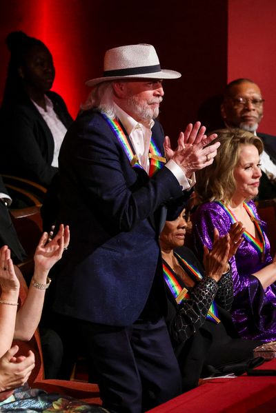  Barry Gibb and Renee Fleming  Photo