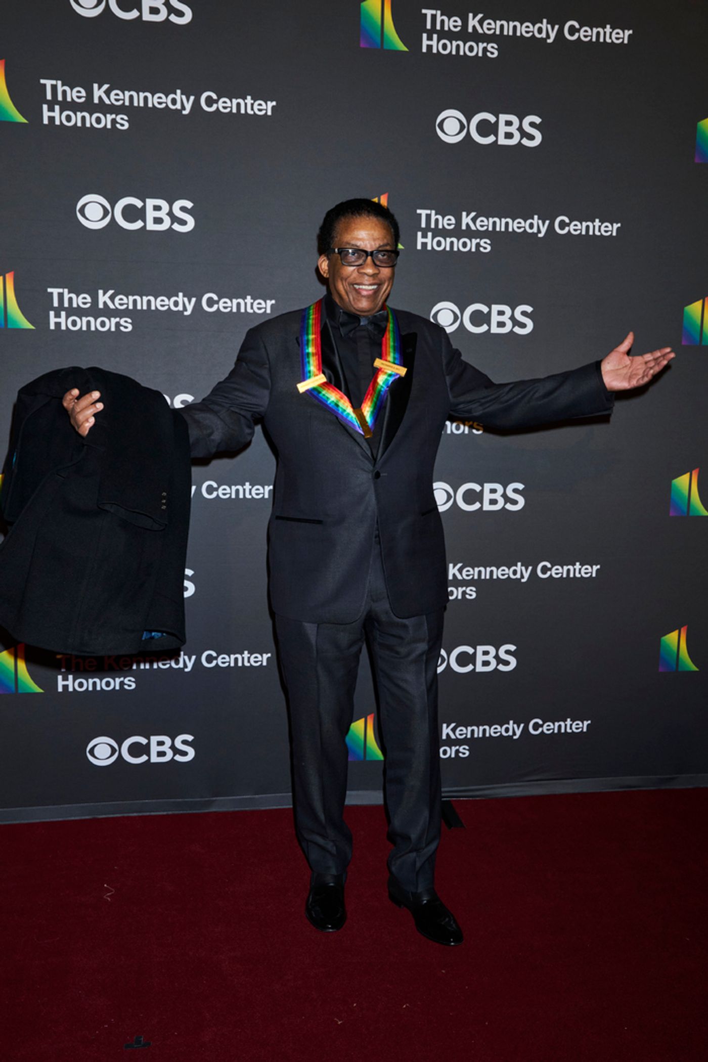 Photos: Inside the Kennedy Center Honors, Honoring Billy Crystal, Renée Fleming, Barry Gibb, Queen Latifah, and Dionne Warwick  Image