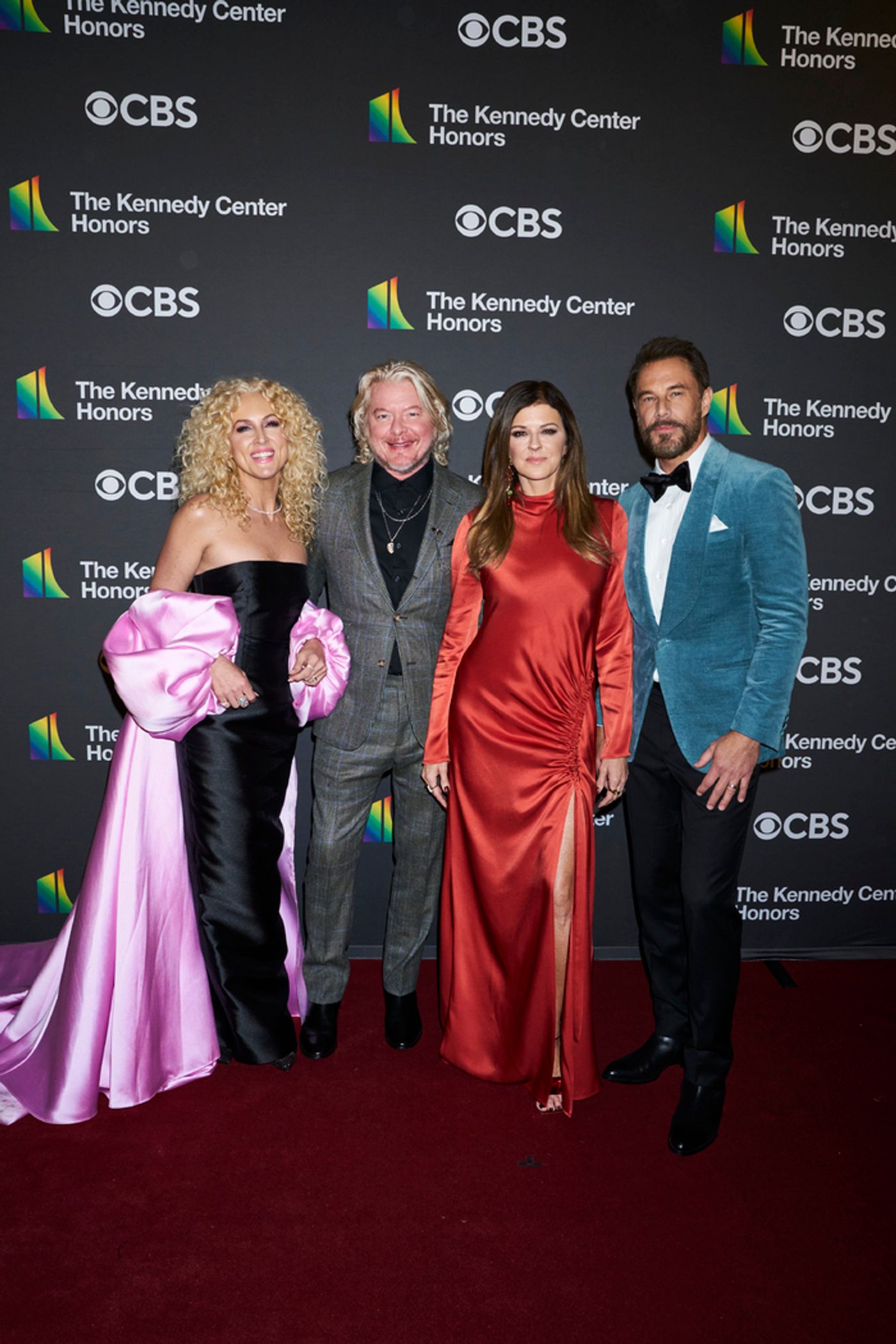 Photos: Inside the Kennedy Center Honors, Honoring Billy Crystal, Renée Fleming, Barry Gibb, Queen Latifah, and Dionne Warwick  Image