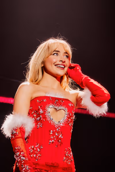 Sabrina Carpenter Photo