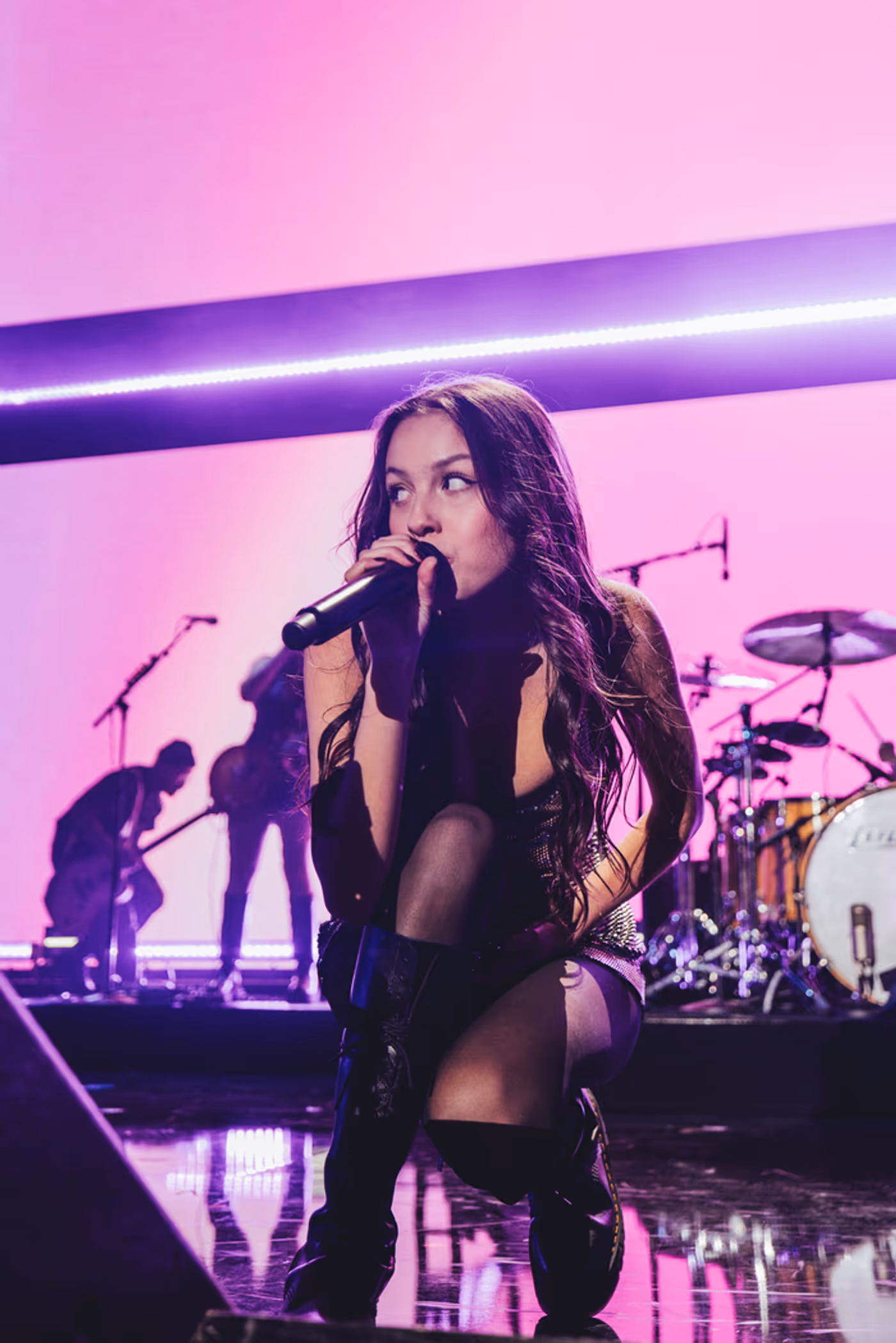 Photos: Go Inside Jingle Ball in Los Angeles With Olivia Rodrigo, Sabrina Carpenter & More  Image