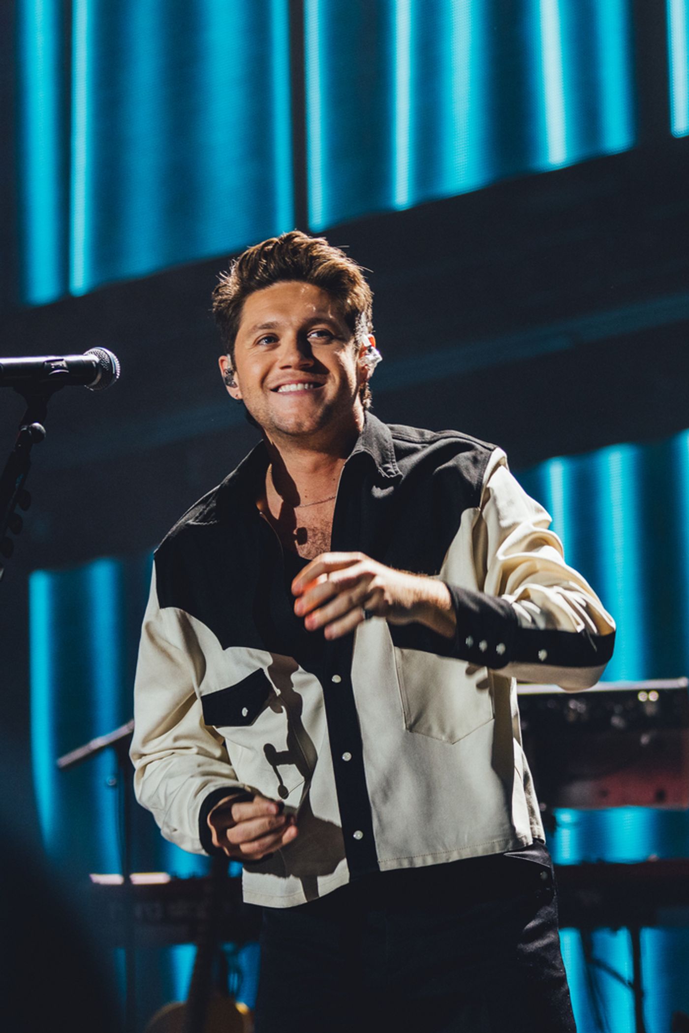 Photos: Go Inside Jingle Ball in Los Angeles With Olivia Rodrigo, Sabrina Carpenter & More  Image