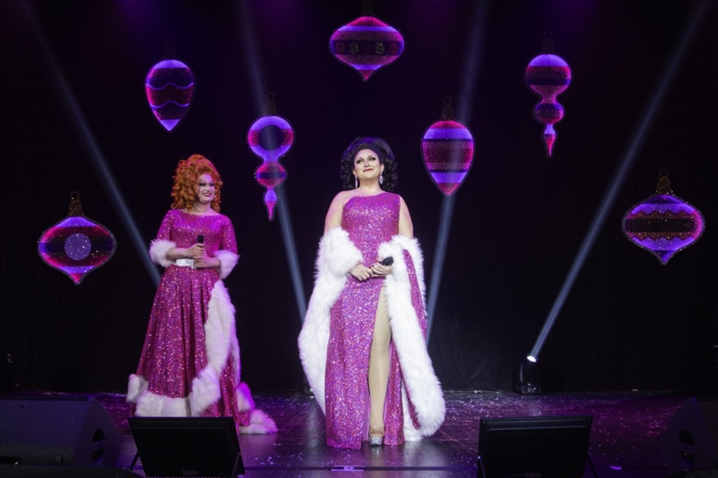 Review: JINKX AND DELA HOLIDAY SHOW at Kings Theatre Has a Life of Its Own  Image