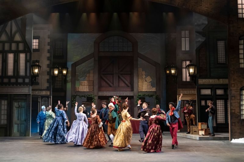 Nashville Repertory Theatre's Beautifully Conceived Gift of A CHRISTMAS CAROL Radiates Warmth  Image