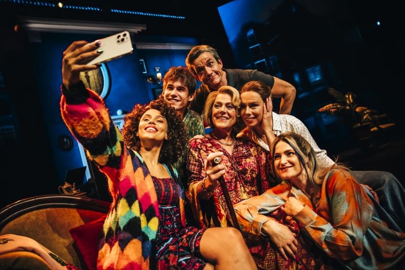 Review: DE HOSPITA | A NEW MUSICAL COMEDY ⭐️⭐️⭐ at DeLaMar Theater Review: DE HOSPITA | A NEW MUSICAL COMEDY ⭐️⭐️⭐ at DeLaMar Theater Image