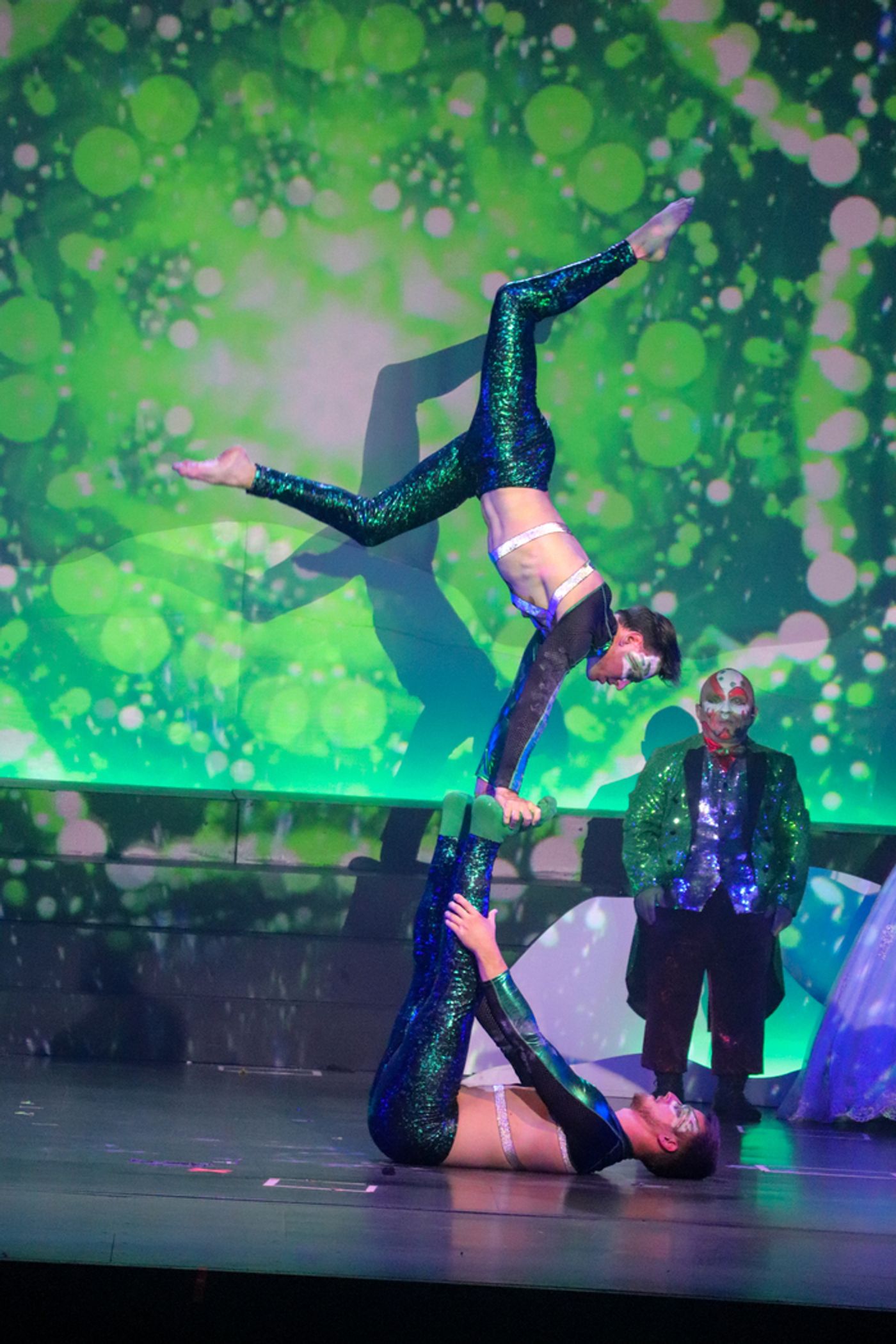 Photos: Create Memories To Cherish Forever at CIRQUE MUSICA HOLIDAY WONDERLAND  Image