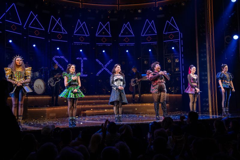 Photos: The New Queens of SIX on Broadway Take Their First Bows — photo 2 of 21