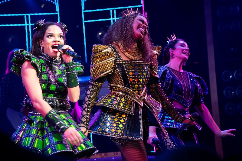 Photos: The New Queens of SIX on Broadway Take Their First Bows — photo 9 of 21