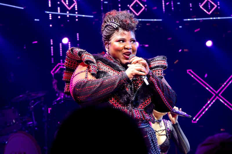 Photos: The New Queens of SIX on Broadway Take Their First Bows — photo 11 of 21