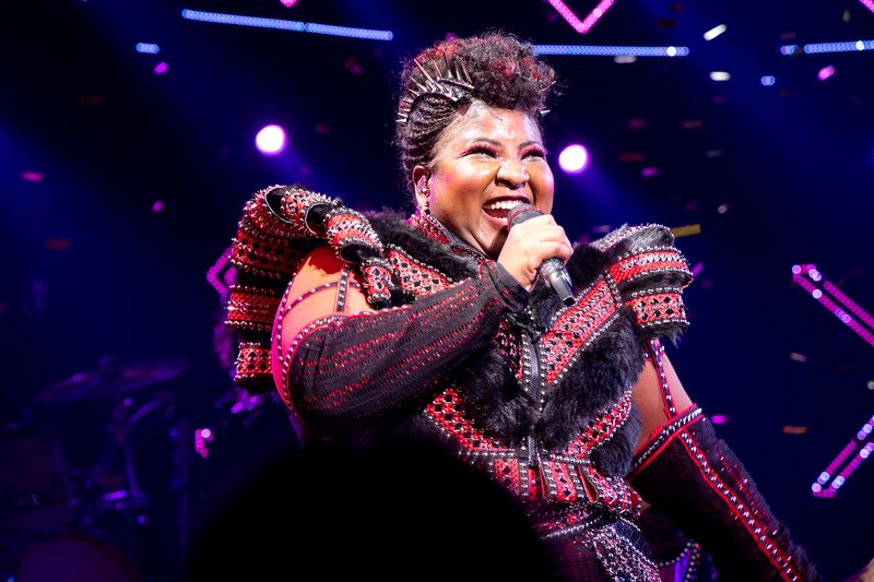 Photos: The New Queens of SIX on Broadway Take Their First Bows — photo 12 of 21