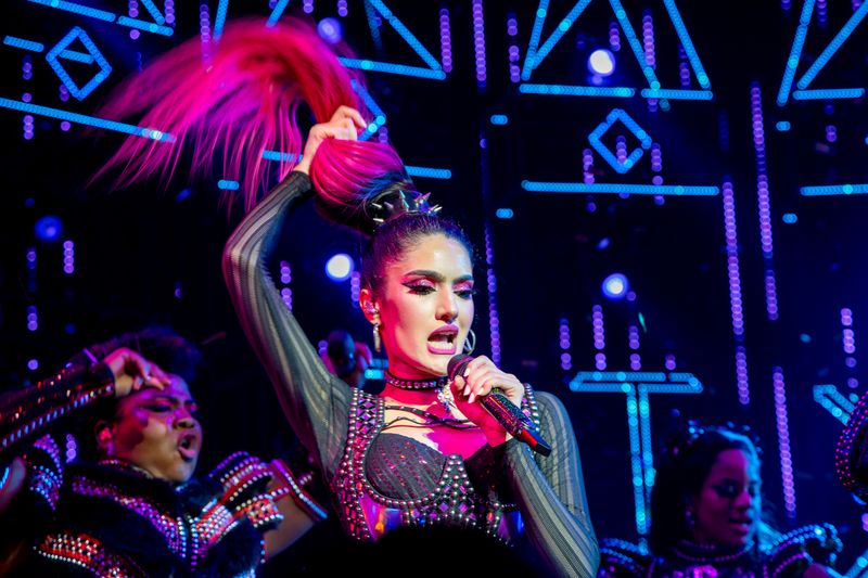 Photos: The New Queens of SIX on Broadway Take Their First Bows — photo 13 of 21
