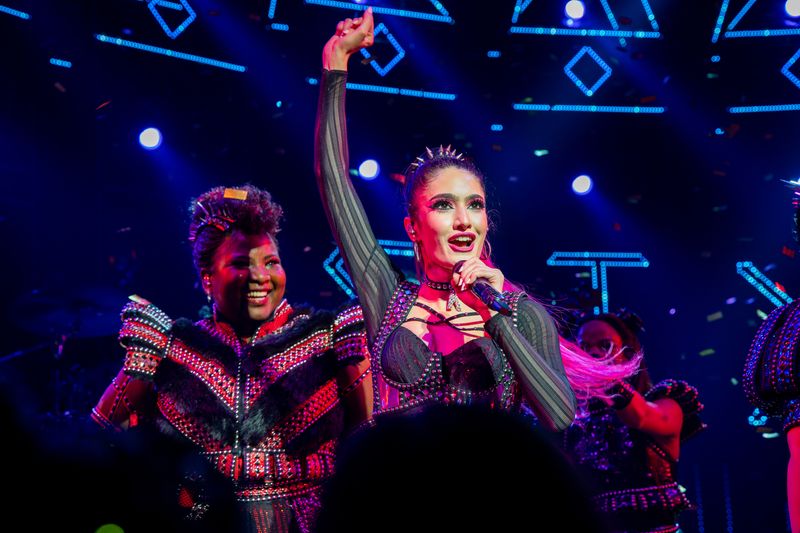 Photos: The New Queens of SIX on Broadway Take Their First Bows — photo 14 of 21