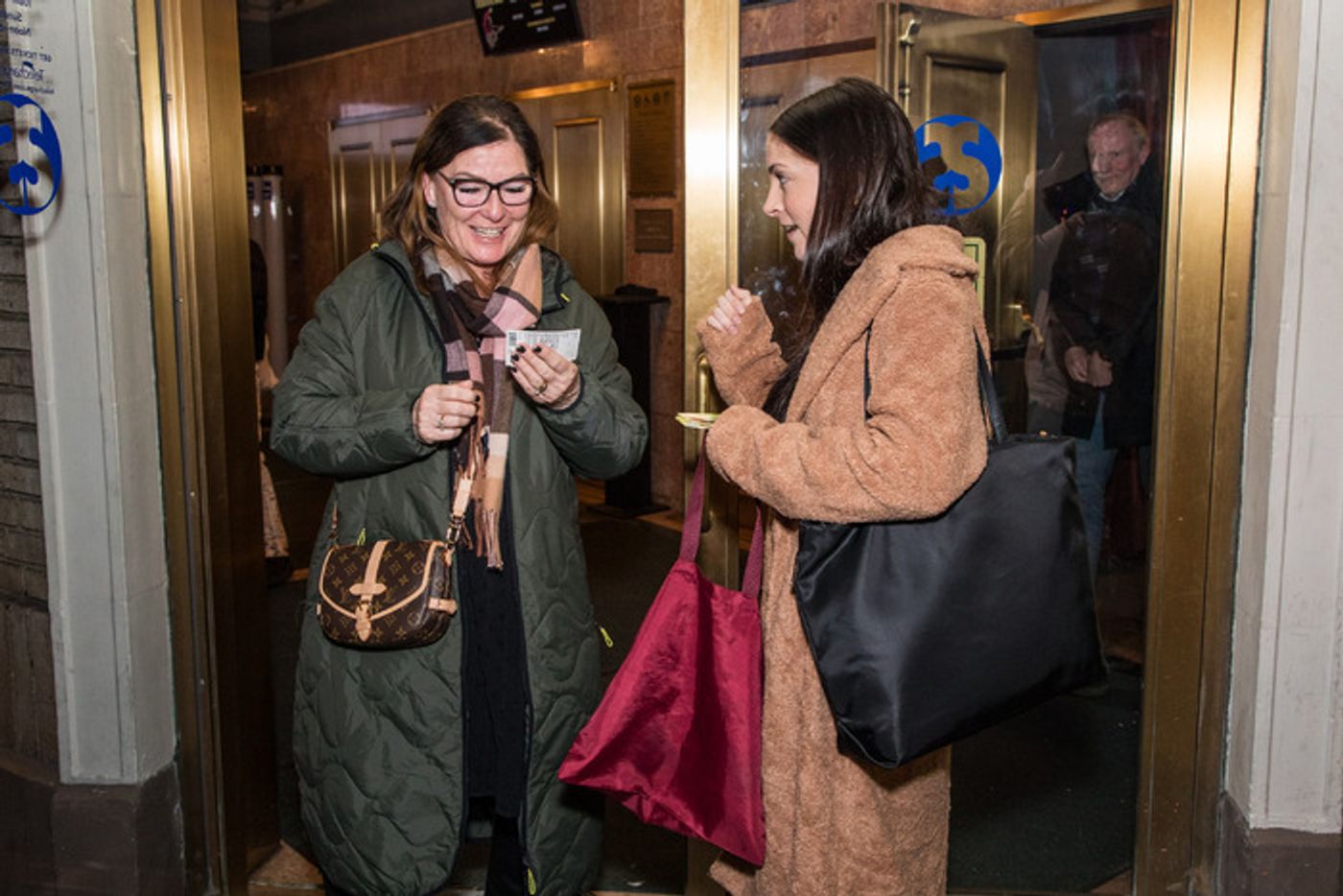 Photos: A BEAUTIFUL NOISE, THE NEIL DIAMOND MUSICAL Celebrates One Year on Broadway With Lottery Tickets  Image