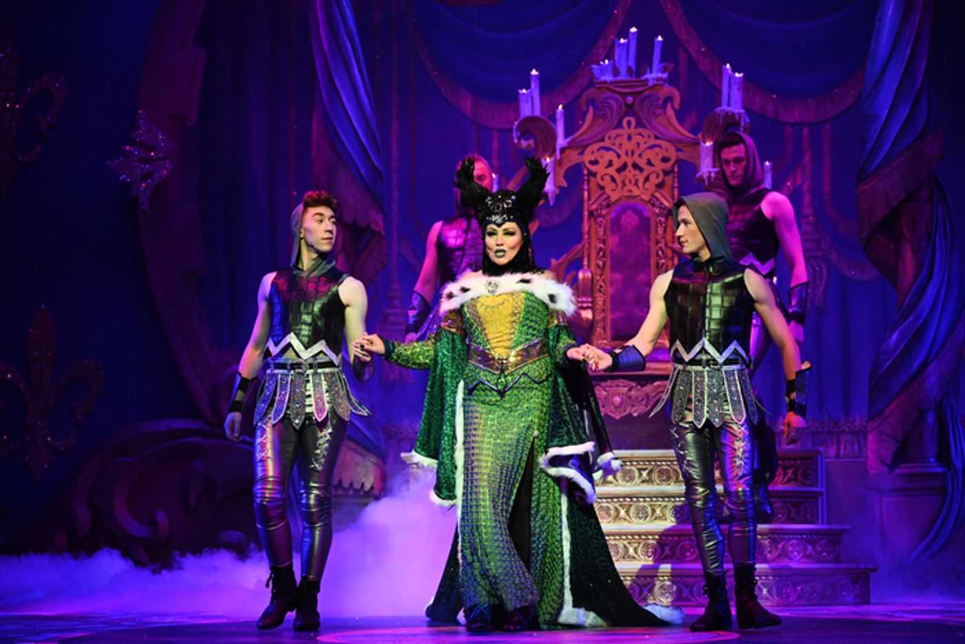 Photos: First Look At Wolverhampton SNOW WHITE Holiday Panto  Image