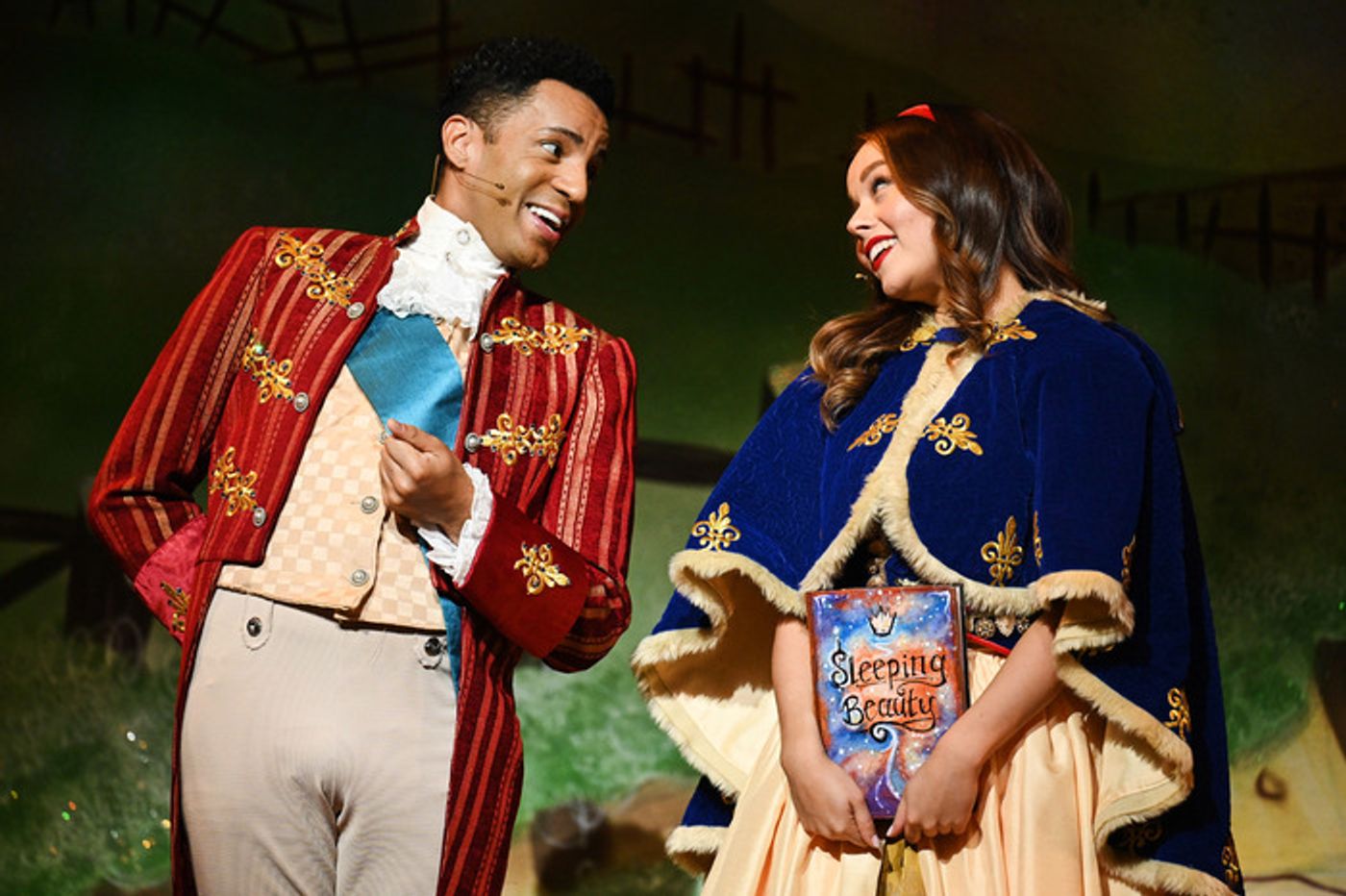 Photos: First Look At Wolverhampton SNOW WHITE Holiday Panto  Image