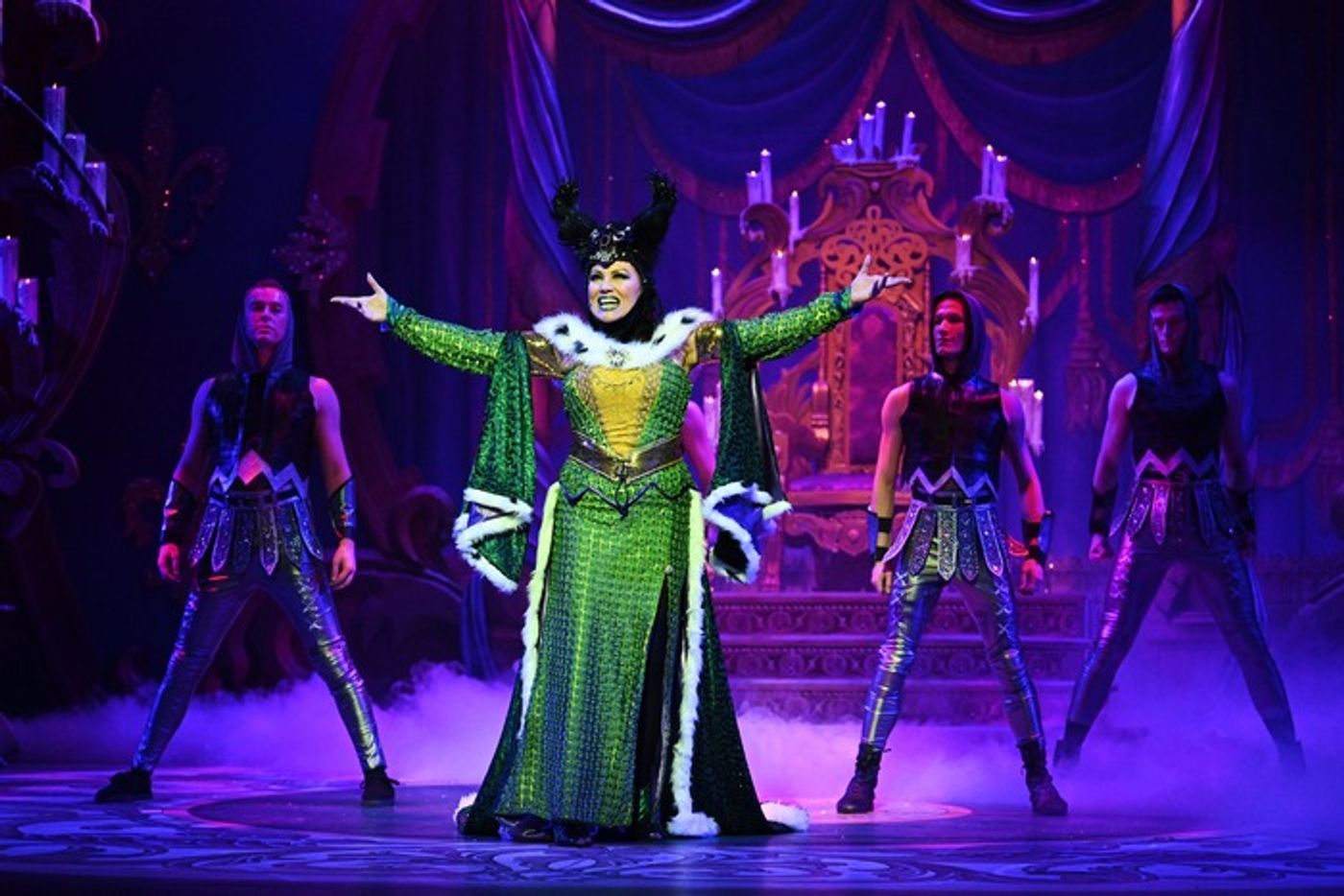 Photos: First Look At Wolverhampton SNOW WHITE Holiday Panto  Image