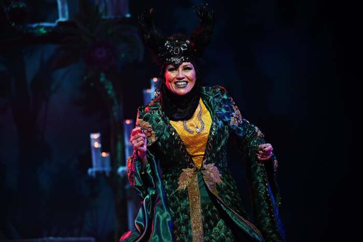 Photos: First Look At Wolverhampton SNOW WHITE Holiday Panto  Image