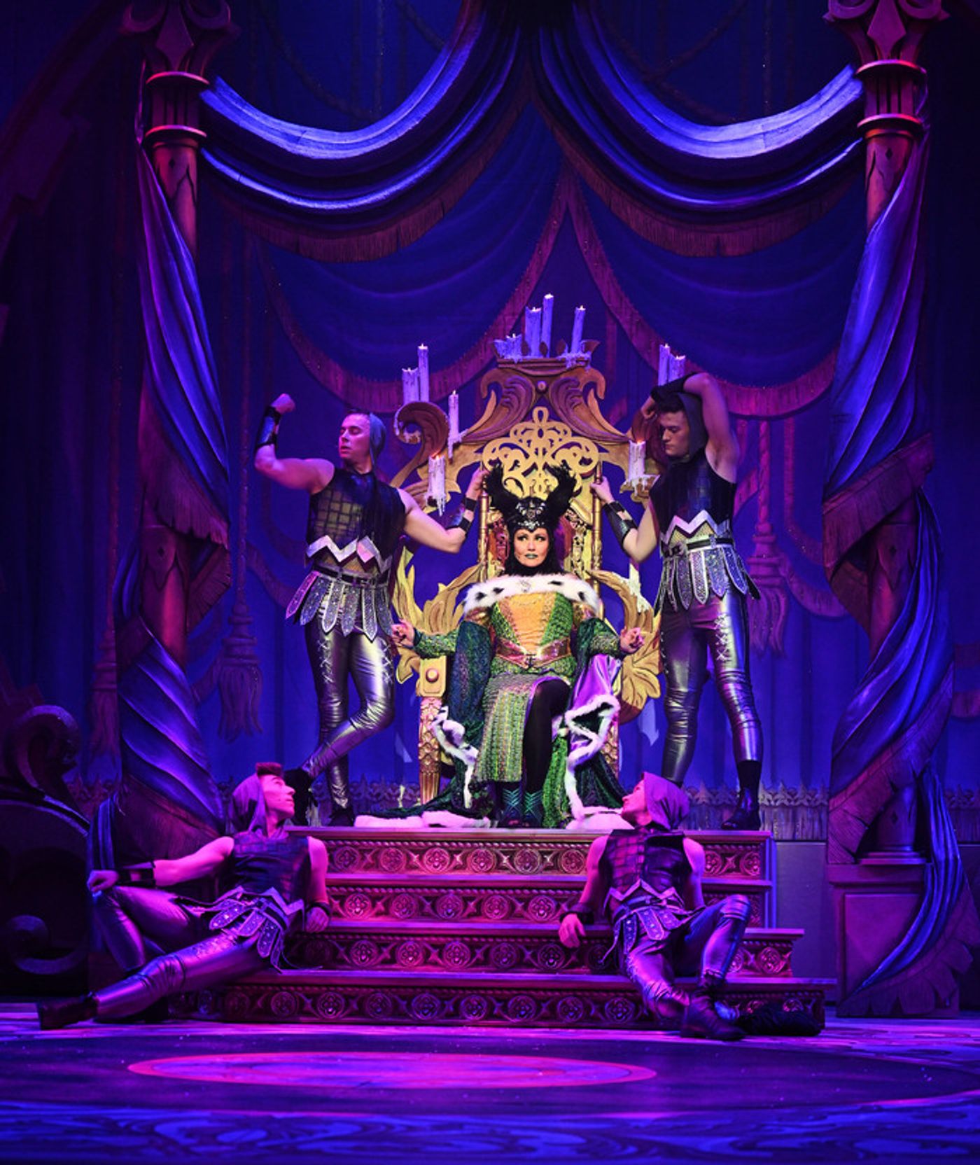 Photos: First Look At Wolverhampton SNOW WHITE Holiday Panto  Image