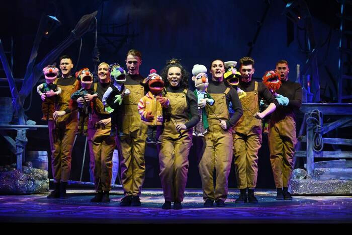 Photos: First Look At Wolverhampton SNOW WHITE Holiday Panto  Image