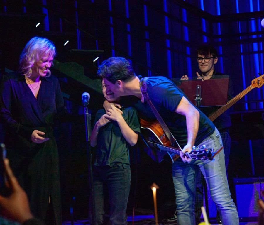 Review: Something Special In The Air As CLYDE ALVES Plays Chelsea Table + Stage Image