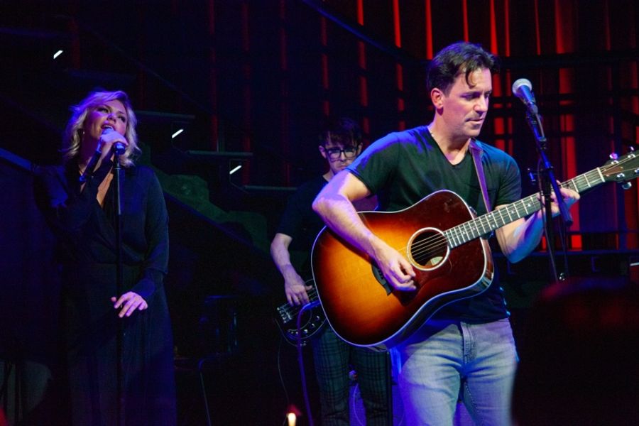 Review: Something Special In The Air As CLYDE ALVES Plays Chelsea Table + Stage Image