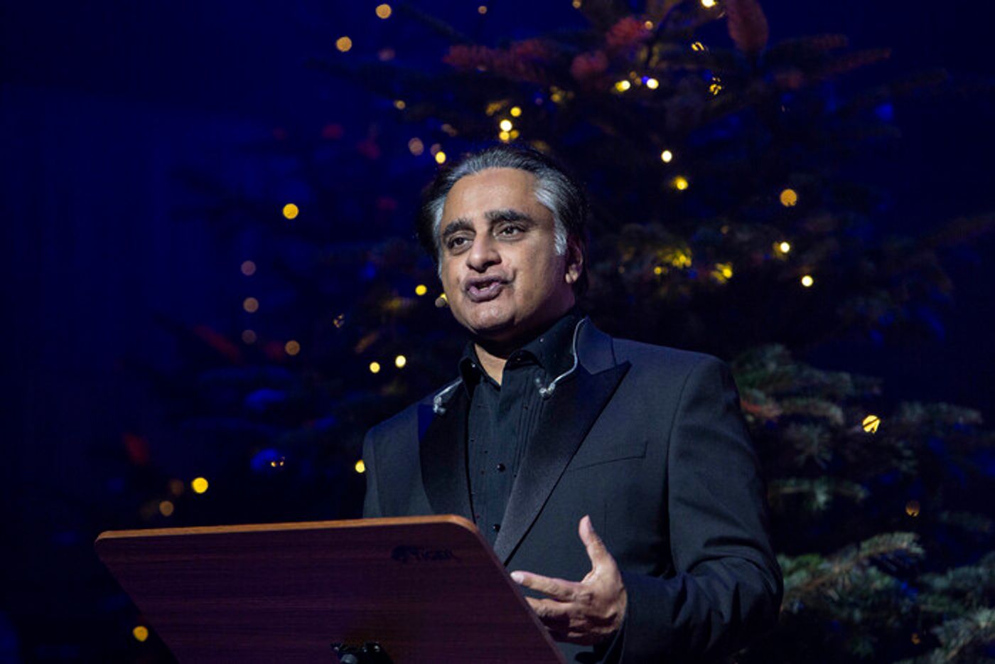 Photos: First Look at CHRISTMAS ACTUALLY at the Royal Festival Hall  Image