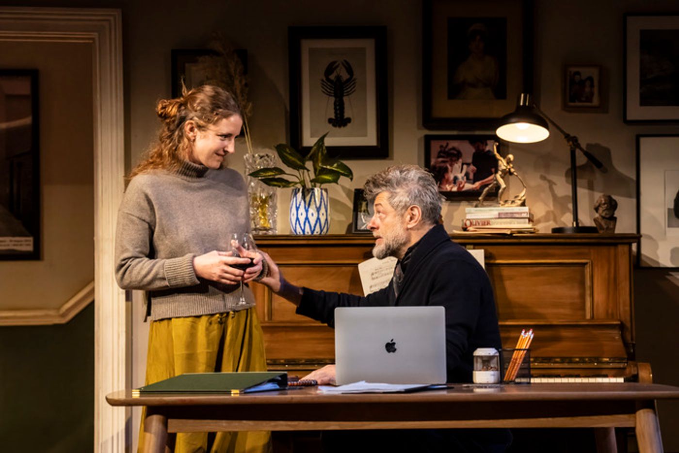 Photos: First Look at Woody Harrelson, Andy Serkis and Louisa Harland in ULSTER AMERICAN  Image