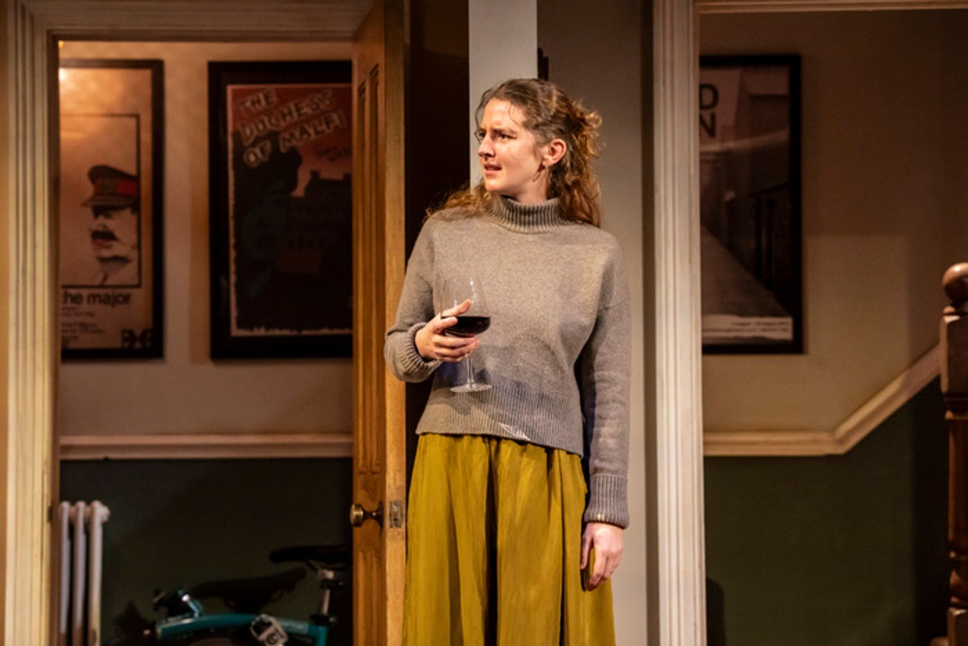 Photos: First Look at Woody Harrelson, Andy Serkis and Louisa Harland in ULSTER AMERICAN  Image