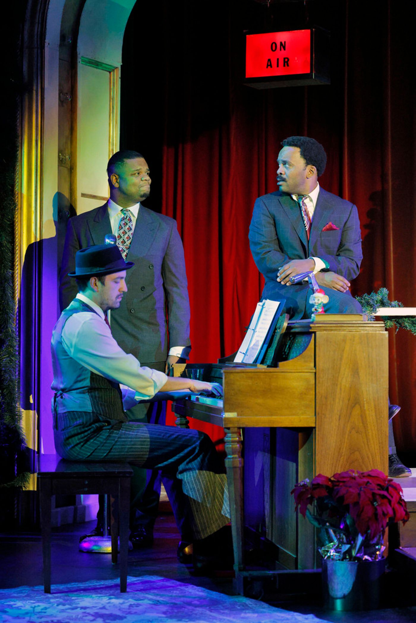 Photos: First Look at IT'S A WONDERFUL LIFE: A LIVE RADIO PLAY at Music Theater Heritage  Image